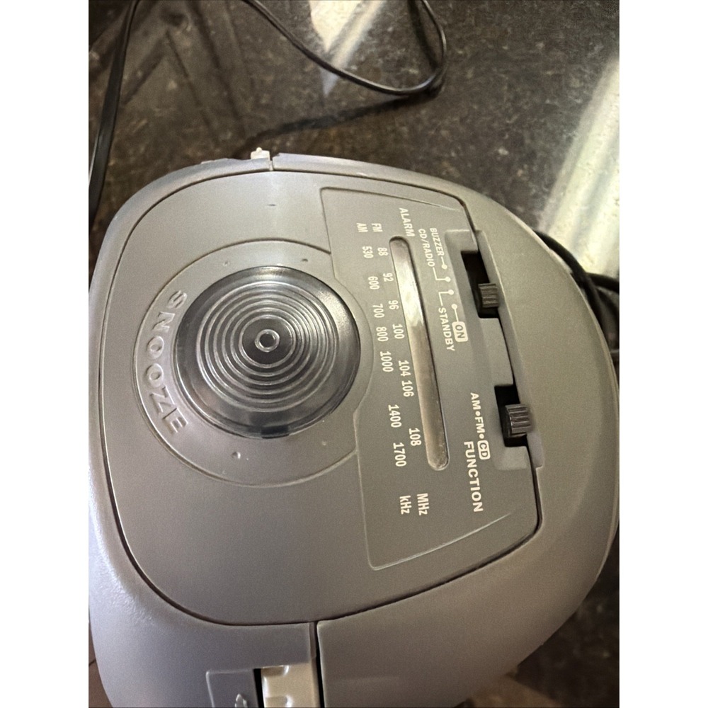 AUDIOVOX AM/FM ALARM CLOCK RADIO CD PLAYER Model CD1172 WORKs VTG Y2K Music - Picture 3 of 9